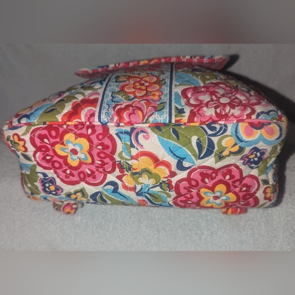 Vera Bradley Hope Garden backpack. - Picture 5 of 12